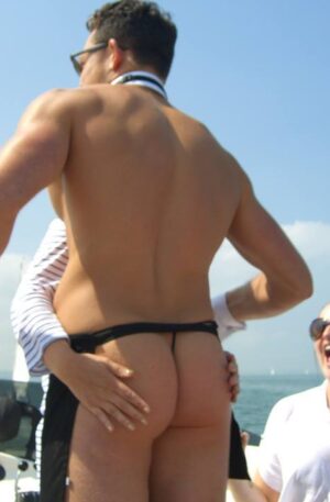 CHEEKY BUTLER IN THE BUFF - 2h